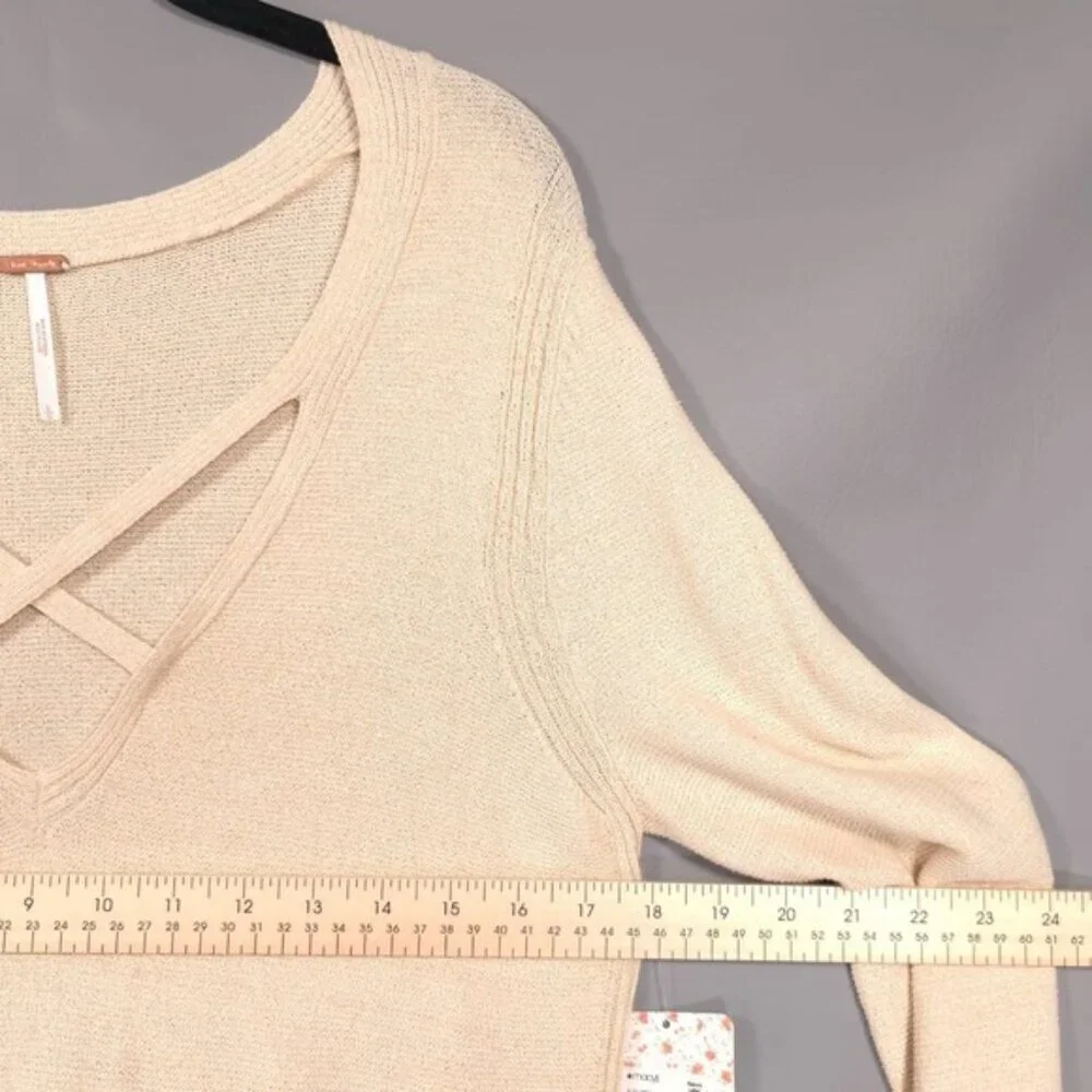 NWT Free People Size LARGE Criss Cross Tunic Sweater V Neck Side Slits Ivory‎
